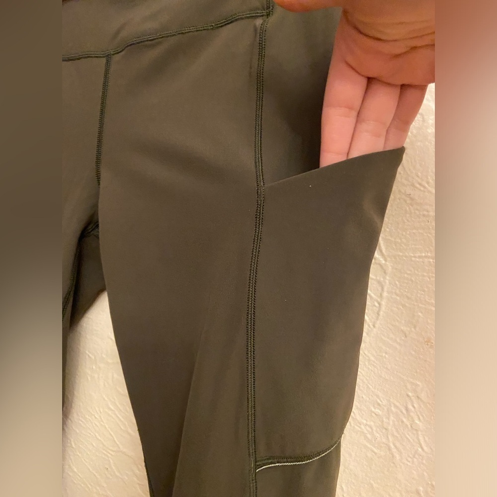 Lululemon legging - Picture 9 of 9